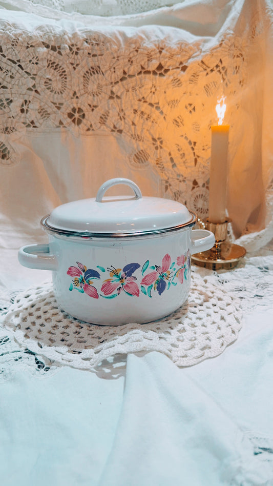 Vintage Floral Enamel Pot with Lid | Cottage Kitchen Cookware