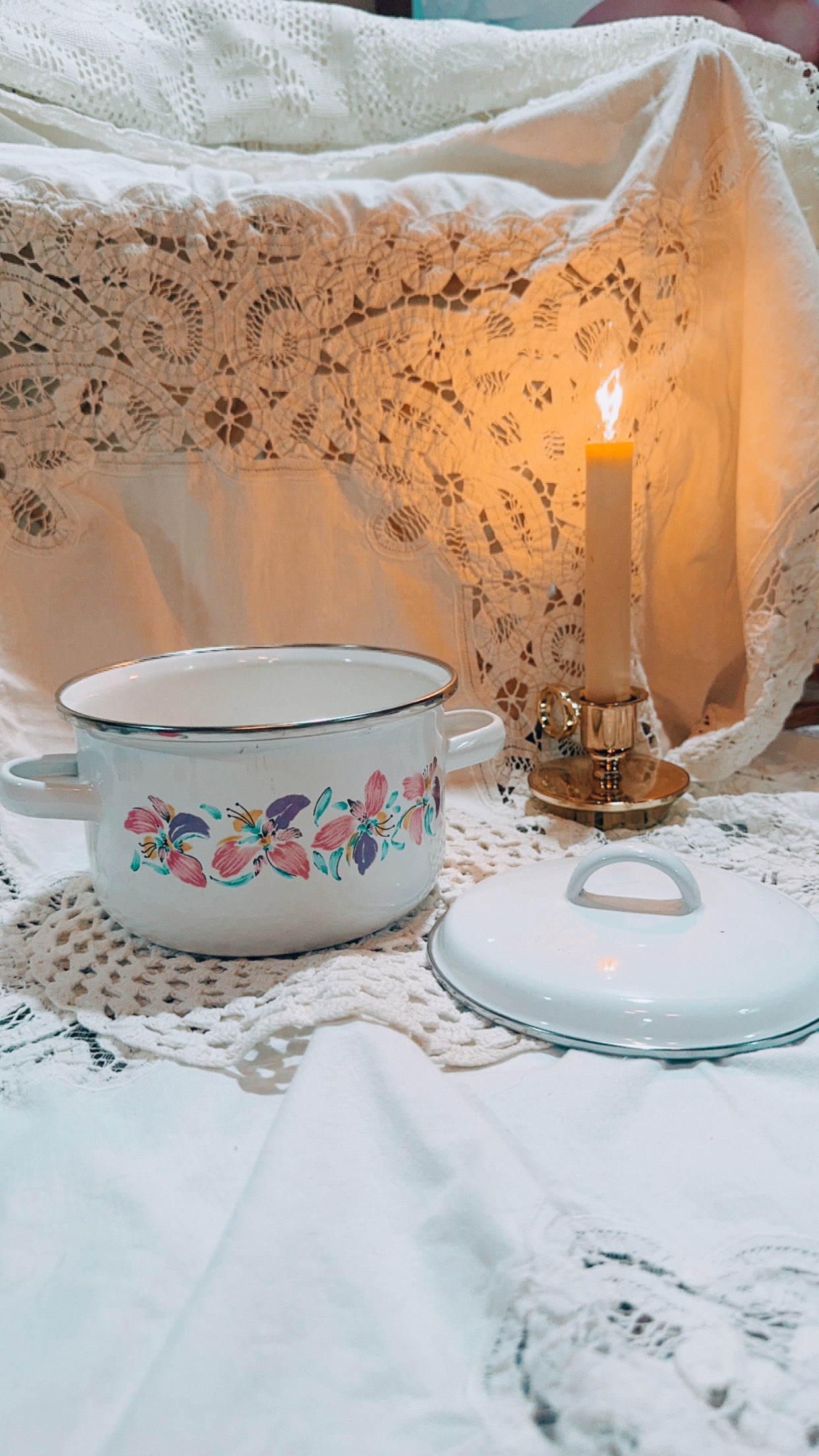 Vintage Floral Enamel Pot with Lid | Cottage Kitchen Cookware